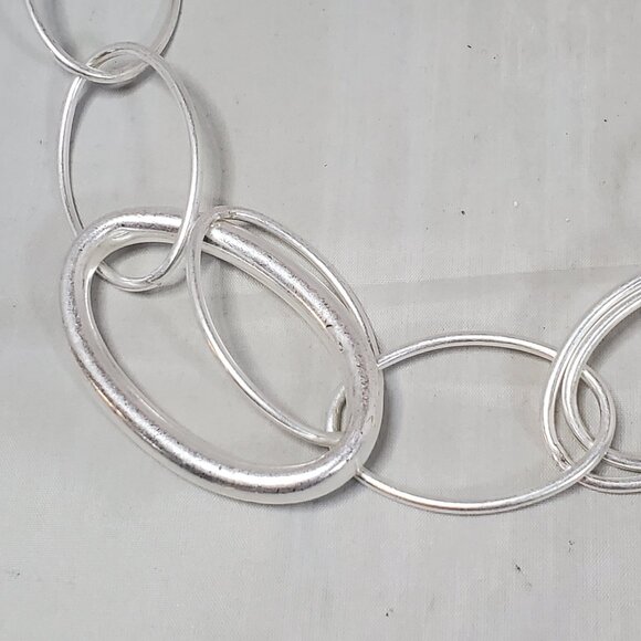 Banana Republic large, elongated oval links in a silver tone Necklace - Picture 6 of 7
